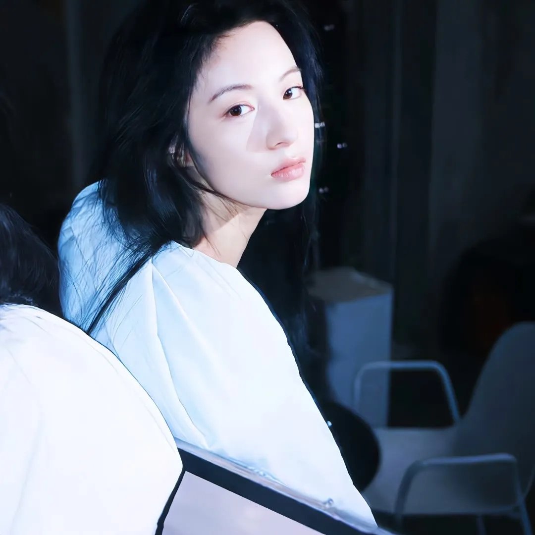 蓝天花朵